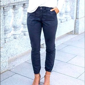 BNWT grace & lace cargo pant